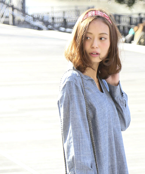 Denime(ドゥニーム)の「ネイティブ柄ヘアバンド(ヘアバンド・レディース・レッド/ネイビー/サックスブルー・FREE)」の10枚目の写真