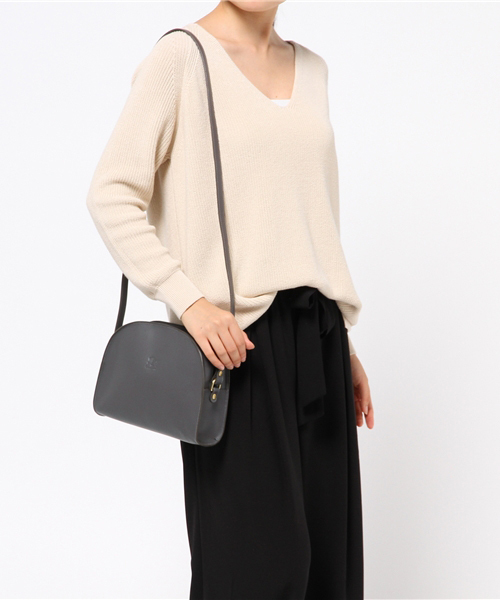 IL BISONTE(イルビゾンテ)の「IL BISONTE / VACHETTA SMOOTH LEATHER / SHOULDER BAG(ショルダーバッグ・レディース・ブラウン/ブラック/ベージュ/グレー/ダークブラウン・FREE)」の1枚目の写真