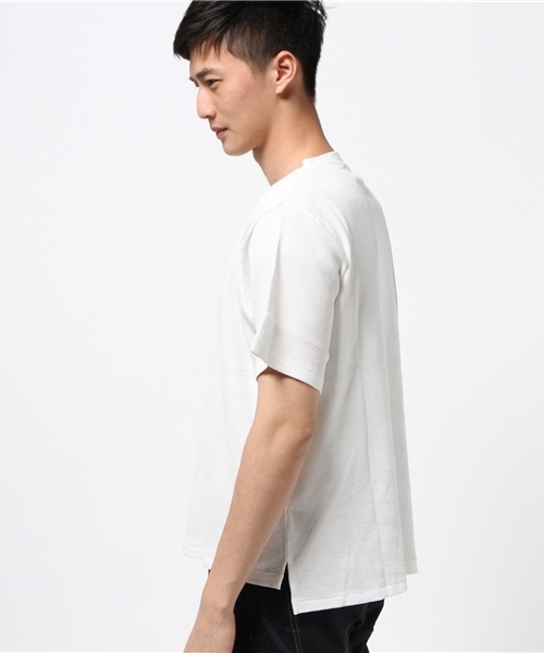 AMERICAN RAG CIE（アメリカンラグシー）の「ワッフル 半袖 ビックシルエット Tシャツ （Tシャツ/カットソー・メンズ・オレンジ/ベージュ/オフホワイト・1/2）」の4枚目の写真