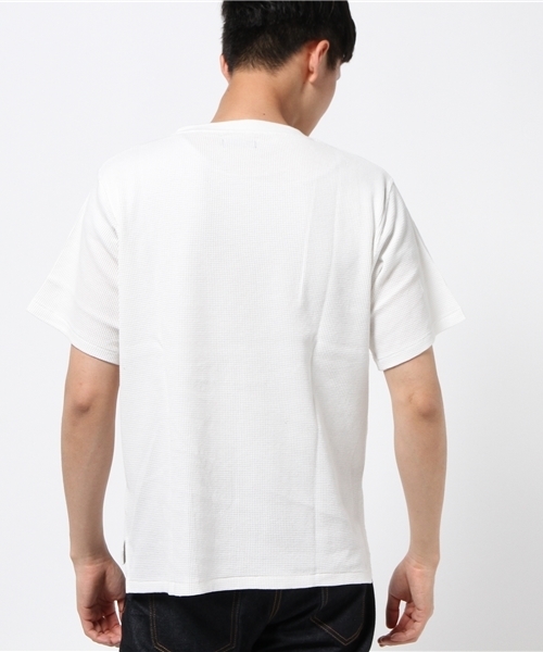 AMERICAN RAG CIE（アメリカンラグシー）の「ワッフル 半袖 ビックシルエット Tシャツ （Tシャツ/カットソー・メンズ・オレンジ/ベージュ/オフホワイト・1/2）」の5枚目の写真