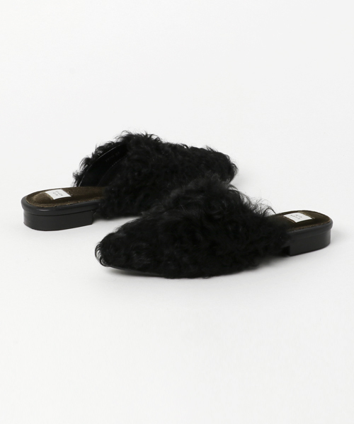 mio notis（ミオノティス）の「mio notis カルガンラムファースリッパミュール（サンダル・レディース・ブラック/グレー・LARGE/MEDIUM）」の2枚目の写真