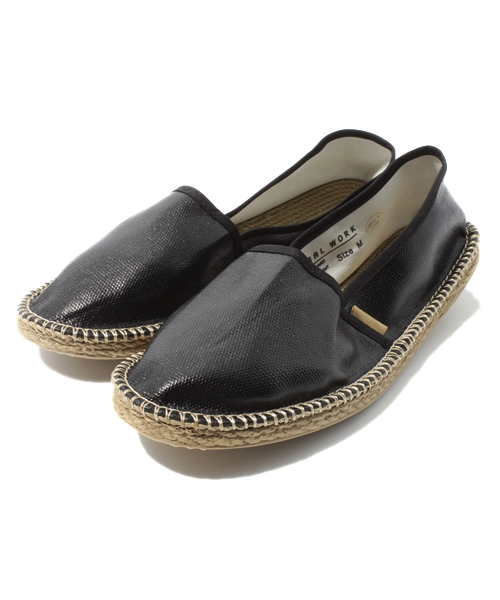 GLOBAL WORK(グローバルワーク)の「【GLOBAL WORK】エスパシューズ(その他シューズ・レディース・ネイビー/レッド/ブラック/エンジ/グリーン系その他/レッド系その他/ホワイト×ブルー/マルチ/カモフラージュ/イエロー/ゴールド/グリーン・LARGE/MEDIUM)」の3枚目の写真