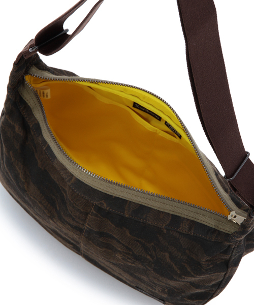 PORTER（ポーター）の「PORTER GREEN EYE SHOULDER BAG <B印
