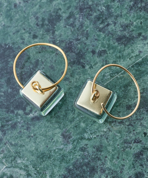 ear PAPILLONNER（イアパピヨネ）の「【ROSA MENDEZ（ローザ・メンデス） 】フープ型フックピアス(Cube)（ピアス（両耳用）・レディース・その他・FREE）」の4枚目の写真