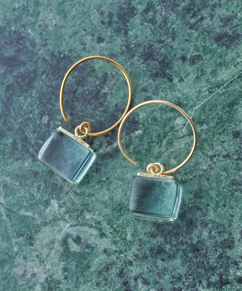 ear PAPILLONNER（イアパピヨネ）の「【ROSA MENDEZ（ローザ・メンデス） 】フープ型フックピアス(Cube)（ピアス（両耳用）・レディース・その他・FREE）」の6枚目の写真