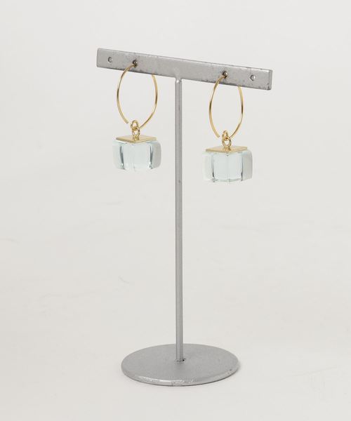 ear PAPILLONNER（イアパピヨネ）の「【ROSA MENDEZ（ローザ・メンデス） 】フープ型フックピアス(Cube)（ピアス（両耳用）・レディース・その他・FREE）」の2枚目の写真