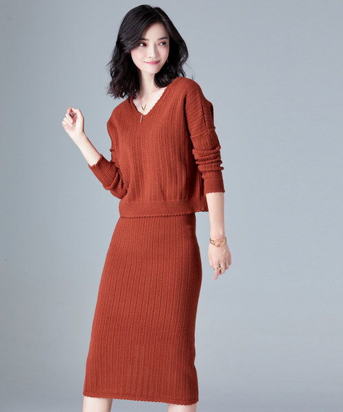 SAISON DE PAPILLON（セゾンドパピヨン）の「Vネックトップスとスカート&透かし編みデザインセットアップ（ワンピース・レディース・ブラック/ベージュ/ブラウン/ミント・S/M/L）」の2枚目の写真