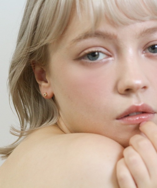 cui-cui（キュイキュイ）の「一石 シャンパンダイヤモンド 0.2ct ピアス | K18（ピアス（両耳用）・レディース・イエローゴールド・FREE）」の9枚目の写真