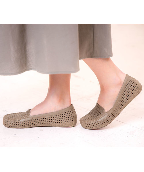 KOBE LETTUCE(コウベレタス)の「PVCメッシュモカシンシューズ(モカシン/デッキシューズ・レディース・ブラック/ベージュ/ホワイト/ネイビー・S/L/M)」の4枚目の写真