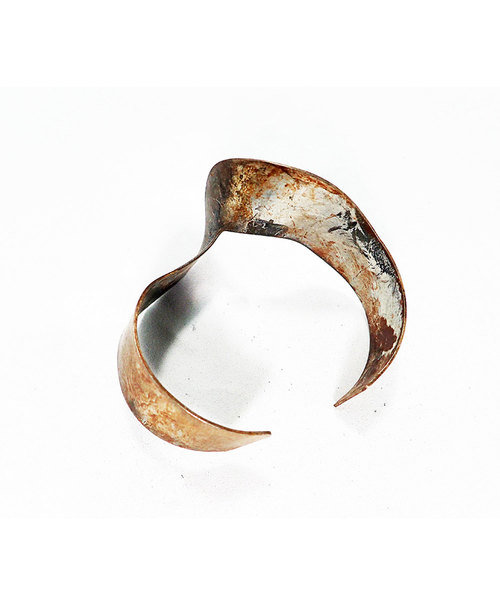 GARA（ガラ）の「GARA:RUST PARABOLA BANGLE（ブレスレット）」 - WEAR