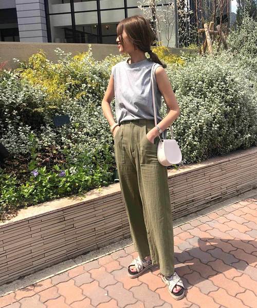 KOBE LETTUCE（コウベレタス）の「クロスor2ベルトデザインチェーン厚底サンダル（サンダル・レディース・ブラック/パイソン/ブラック系その他/その他/ホワイト/キャメル/ホワイト系その他/モカ・L/LL/M/S）」の11枚目の写真