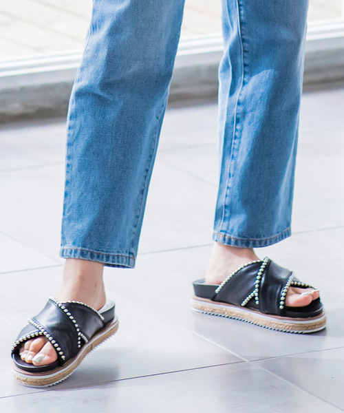 KOBE LETTUCE（コウベレタス）の「クロスor2ベルトデザインチェーン厚底サンダル（サンダル・レディース・ブラック/パイソン/ブラック系その他/その他/ホワイト/キャメル/ホワイト系その他/モカ・L/LL/M/S）」の20枚目の写真