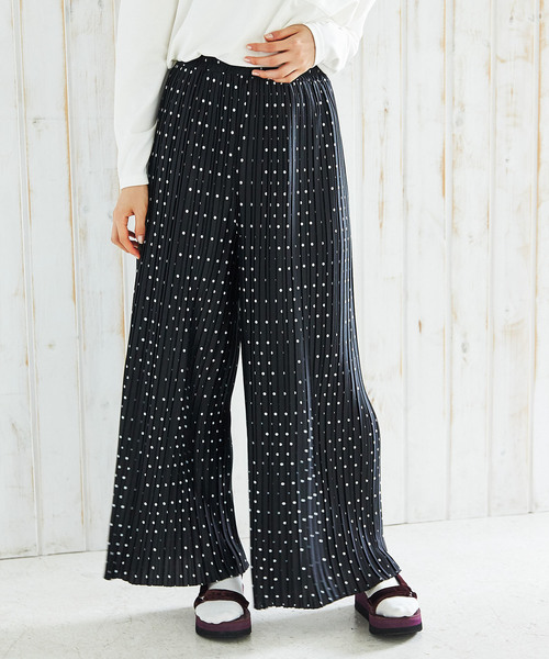 GeeRA(ジーラ)の「プリーツワイドパンツ(その他パンツ・レディース・ブラック/ベージュ/ドット・MEDIUM/LARGE/X-LARGE)」の3枚目の写真
