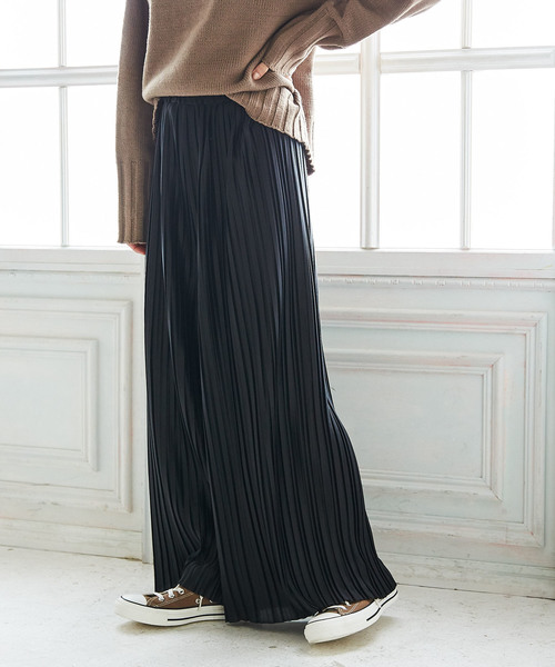GeeRA(ジーラ)の「プリーツワイドパンツ(その他パンツ・レディース・ブラック/ベージュ/ドット・MEDIUM/LARGE/X-LARGE)」の2枚目の写真