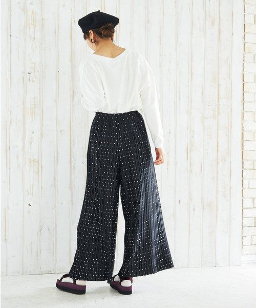 GeeRA(ジーラ)の「プリーツワイドパンツ(その他パンツ・レディース・ブラック/ベージュ/ドット・MEDIUM/LARGE/X-LARGE)」の14枚目の写真
