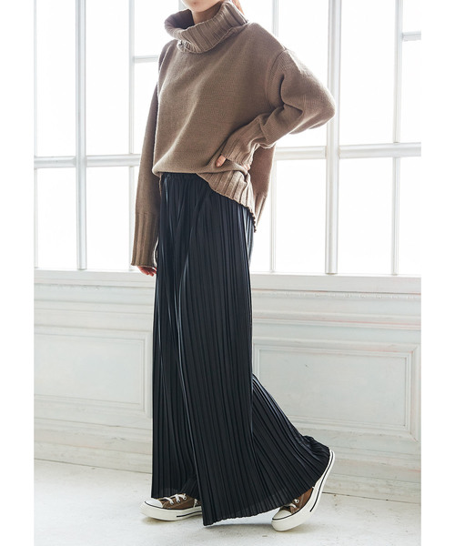 GeeRA(ジーラ)の「プリーツワイドパンツ(その他パンツ・レディース・ブラック/ベージュ/ドット・MEDIUM/LARGE/X-LARGE)」の4枚目の写真