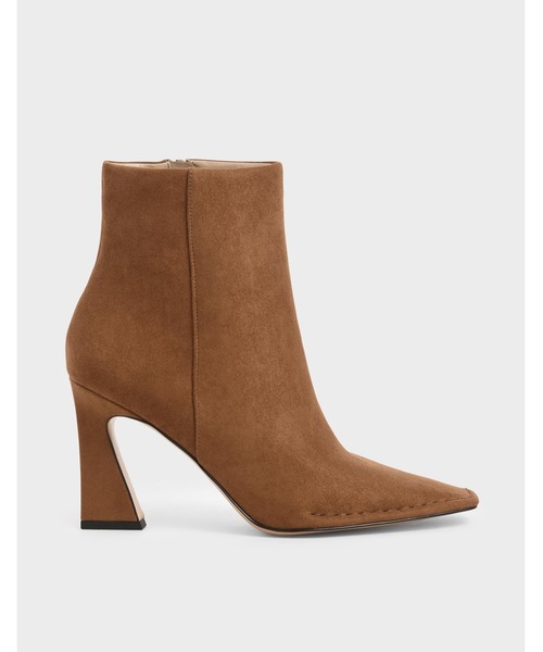 CHARLES & KEITH（チャールズ & キース）の「スカルプチャーヒール テクスチャードアンクルブーツ / Sculptural Heel Textured Ankle Boots（ブーツ・レディース・ブラック/セージグリーン/ブラウン系その他・22.5cm/23cm/23.5cm/24.5cm/25cm/25.5cm）」の3枚目の写真