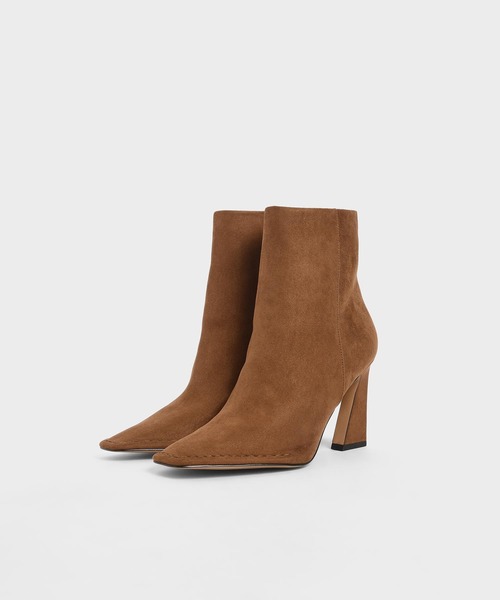 CHARLES & KEITH（チャールズ & キース）の「スカルプチャーヒール テクスチャードアンクルブーツ / Sculptural Heel Textured Ankle Boots（ブーツ・レディース・ブラック/セージグリーン/ブラウン系その他・22.5cm/23cm/23.5cm/24.5cm/25cm/25.5cm）」の10枚目の写真