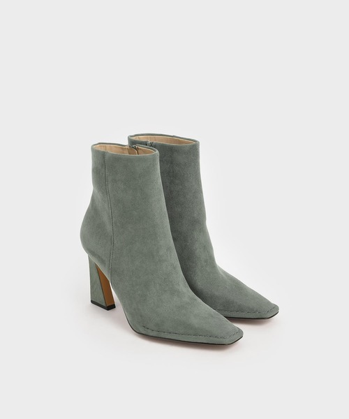 CHARLES & KEITH（チャールズ & キース）の「スカルプチャーヒール テクスチャードアンクルブーツ / Sculptural Heel Textured Ankle Boots（ブーツ・レディース・ブラック/セージグリーン/ブラウン系その他・22.5cm/23cm/23.5cm/24.5cm/25cm/25.5cm）」の15枚目の写真
