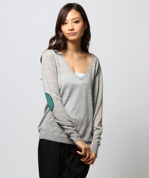 JOSEPH(ジョセフ)の「NEW CASHAIR V NK LS +COLOR PATCH Vネックニット(ニット/セーター・レディース・ライトグレー系/ワイン系/ベージュ系/グリーン系/ネイビー系・MEDIUM)」の2枚目の写真