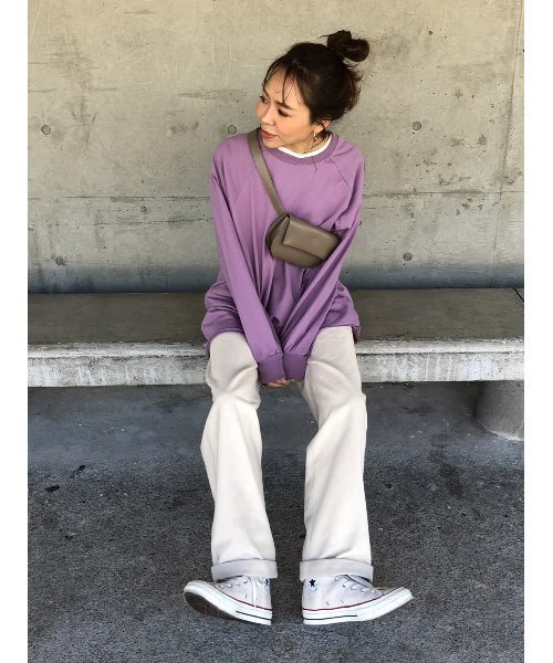 ulu（ウル）の「Backslit raglansleeve sweat（スウェット・レディース・パープル/ライトオリーブ・FREE）」の3枚目の写真