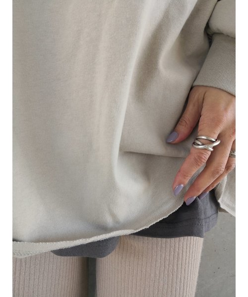 ulu（ウル）の「Backslit raglansleeve sweat（スウェット・レディース・パープル/ライトオリーブ・FREE）」の6枚目の写真