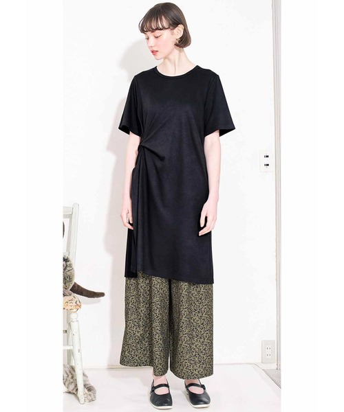 シロップ．（シロップ．）の「重ね着で今風　スリット入りロングＴシャツ（チュニック・レディース・ブラック/ブルー・SMALL/MEDIUM/LARGE/X-LARGE/XX-LARGE）」の3枚目の写真