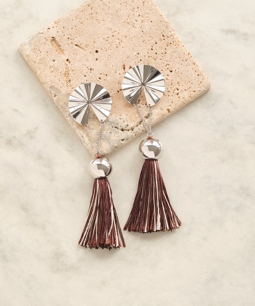 amplis（アンプリス）の「タッセルピアス/フリンジ/lotus tassel（ピアス（両耳用）・レディース・その他1/その他2/その他4/その他5/その他3/ブラウン系その他・FREE）」の2枚目の写真