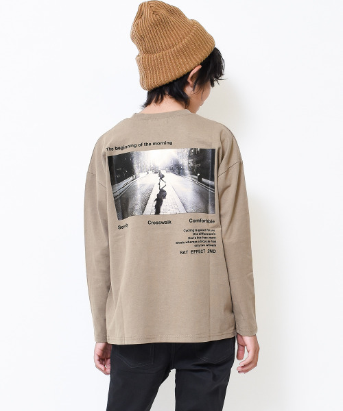 RAT EFFECT(ラットエフェクト)の「フォトプリントロングTシャツ(Tシャツ/カットソー・キッズ・オフホワイト/ブルー/ベージュ/ブラック・140/150/160/120/130/170)」の3枚目の写真