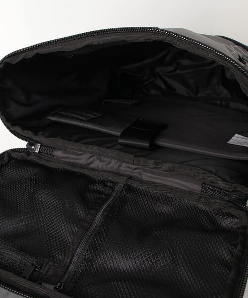 NEW ERA(ニューエラ)の「NEW ERA/ニューエラ バックパック ボックスパック 32L プリントロゴ 12674097(バックパック/リュック・メンズ・ブラック・32L)」の4枚目の写真