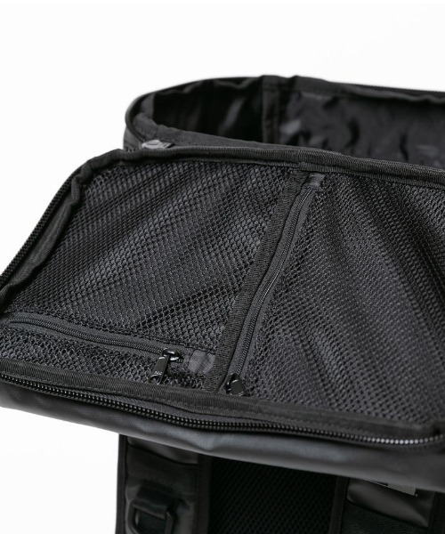 NEW ERA(ニューエラ)の「NEW ERA/ニューエラ バックパック ボックスパック 32L プリントロゴ 12674097(バックパック/リュック・メンズ・ブラック・32L)」の11枚目の写真