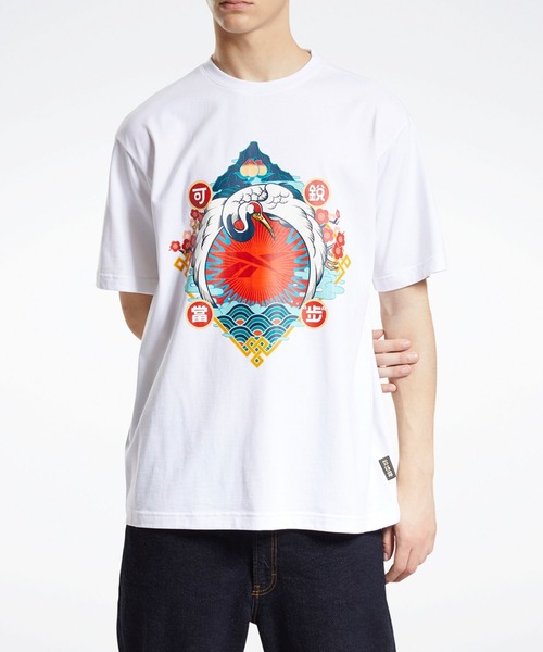 Reebok(リーボック)の「クラシックス CNY クレイン Tシャツ / Classics CNY Crane T-Shirt(Tシャツ/カットソー・メンズ・ネイビー/ホワイト・SMALL/MEDIUM/LARGE/X-LARGE/XX-LARGE)」の1枚目の写真