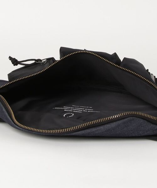 G-STAR（ジースター）の「CROSSBODY BAG（ボディバッグ/ウエストポーチ・メンズ・ダークインディゴブルー・ONE SIZE）」の4枚目の写真