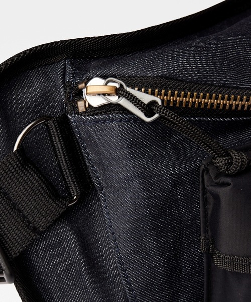 G-STAR（ジースター）の「CROSSBODY BAG（ボディバッグ/ウエストポーチ・メンズ・ダークインディゴブルー・ONE SIZE）」の7枚目の写真