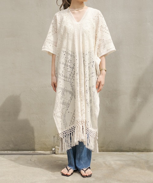 CAPRICIEUX LE'MAGE（カプリシューレマージュ）の「刺繍レースポンチョワンピース（ワンピース・レディース・オフホワイト/ブラック・FREE）」の12枚目の写真