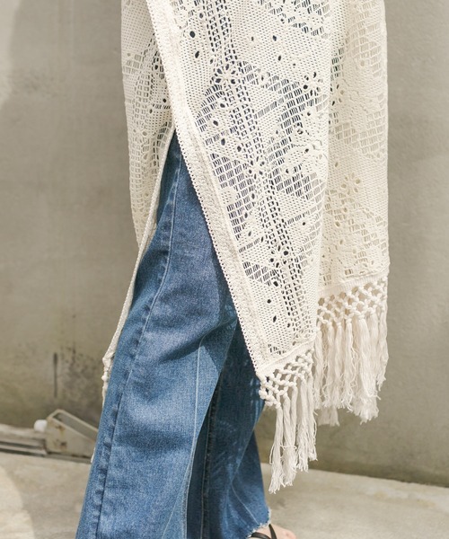 CAPRICIEUX LE'MAGE（カプリシューレマージュ）の「刺繍レースポンチョワンピース（ワンピース・レディース・オフホワイト/ブラック・FREE）」の6枚目の写真