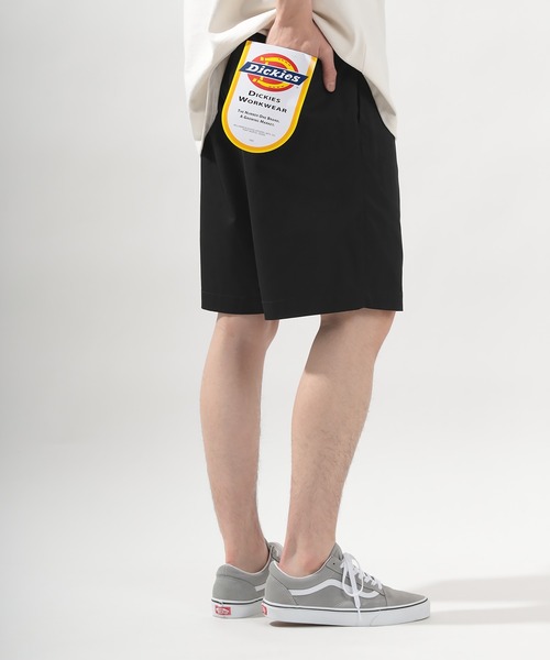 Dickies(ディッキーズ)の「【Dickies/ディッキーズ】TCツイルシェフショーツ<セットアップ可能>(その他パンツ・メンズ・ライトグレー/ブラック/ベージュ/ネイビー/サックスブルー/ピンク・M/L/XL)」の2枚目の写真