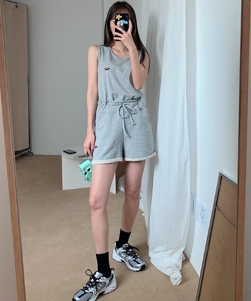 muahmuah(ムーアムーア)の「『muah muah/ムーアムーア』SIGNATURE WAPPEN SLEEVELESS/ワッペン スリーブレス トレーニングタンクトップ(タンクトップ・レディース・ブラック/グレー/ライトブルー/アイボリー・FREE)」の5枚目の写真