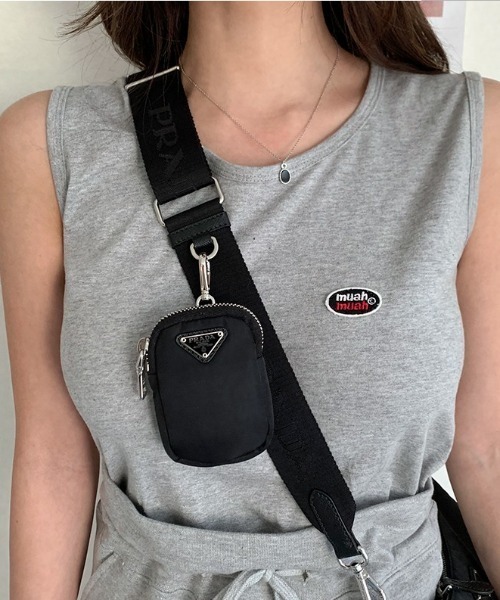 muahmuah(ムーアムーア)の「『muah muah/ムーアムーア』SIGNATURE WAPPEN SLEEVELESS/ワッペン スリーブレス トレーニングタンクトップ(タンクトップ・レディース・ブラック/グレー/ライトブルー/アイボリー・FREE)」の8枚目の写真