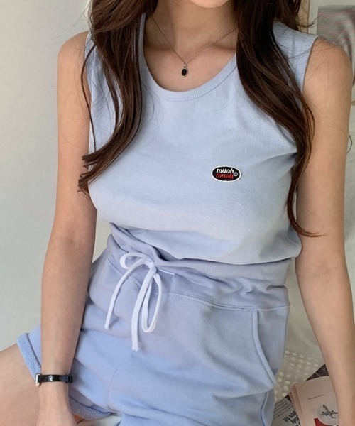 muahmuah(ムーアムーア)の「『muah muah/ムーアムーア』SIGNATURE WAPPEN SLEEVELESS/ワッペン スリーブレス トレーニングタンクトップ(タンクトップ・レディース・ブラック/グレー/ライトブルー/アイボリー・FREE)」の14枚目の写真