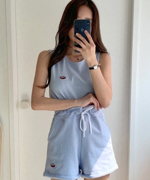 muahmuah(ムーアムーア)の「『muah muah/ムーアムーア』SIGNATURE WAPPEN SLEEVELESS/ワッペン スリーブレス トレーニングタンクトップ(タンクトップ・レディース・ブラック/グレー/ライトブルー/アイボリー・FREE)」の15枚目の写真