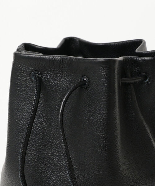 Ray BEAMS（レイビームス）の「BEAURE × Ray BEAMS / 別注 スタッズ 巾着 バッグ（ショルダーバッグ・レディース・ブラック/オフホワイト・ONE SIZE）」の20枚目の写真