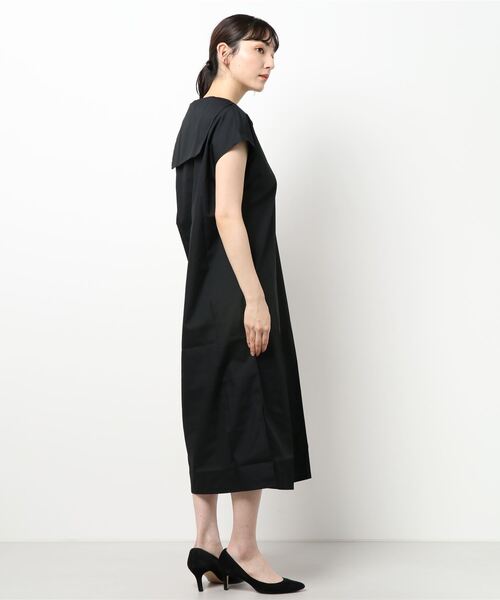 RASVOA(ラスボア)の「ケープカラーロングシャツワンピース(シャツワンピース・レディース・ブラック/オフホワイト・FREE)」の3枚目の写真