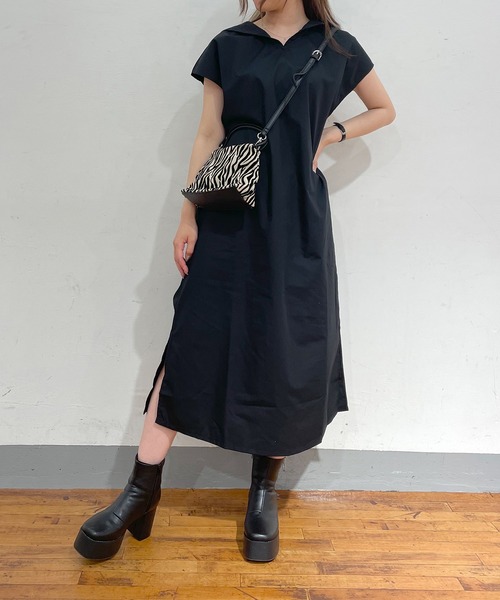 RASVOA(ラスボア)の「ケープカラーロングシャツワンピース(シャツワンピース・レディース・ブラック/オフホワイト・FREE)」の12枚目の写真