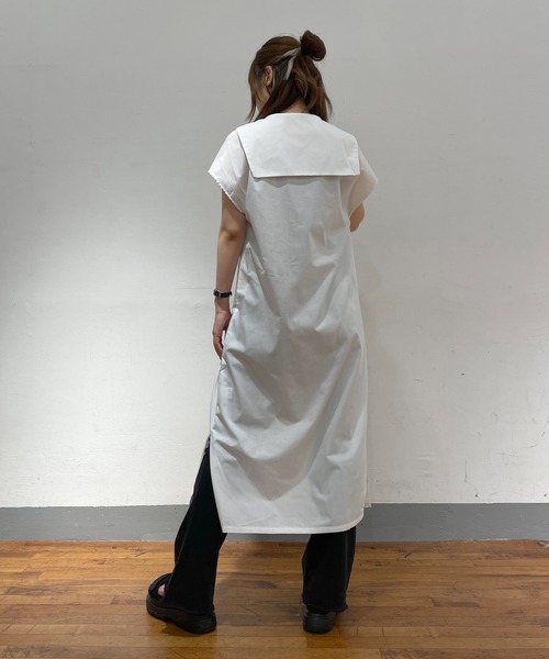 RASVOA(ラスボア)の「ケープカラーロングシャツワンピース(シャツワンピース・レディース・ブラック/オフホワイト・FREE)」の10枚目の写真