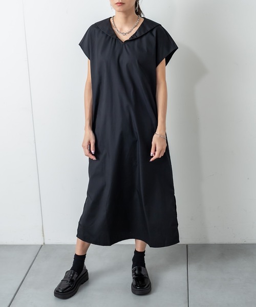 RASVOA(ラスボア)の「ケープカラーロングシャツワンピース(シャツワンピース・レディース・ブラック/オフホワイト・FREE)」の13枚目の写真