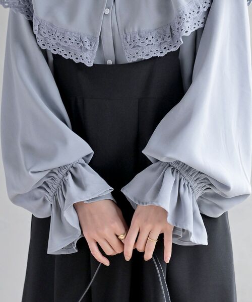 rps（アールピーエス）の「ケープ衿キャンディー袖ブラウス（シャツ/ブラウス・レディース・オフホワイト/サックスブルー/グレイッシュブルー/ブラック/ミント/ピンクベージュ/ボルドー/モカ/グレイッシュベージュ/パープル/チャコールグレー/ライトグレー・M/フリー）」の16枚目の写真