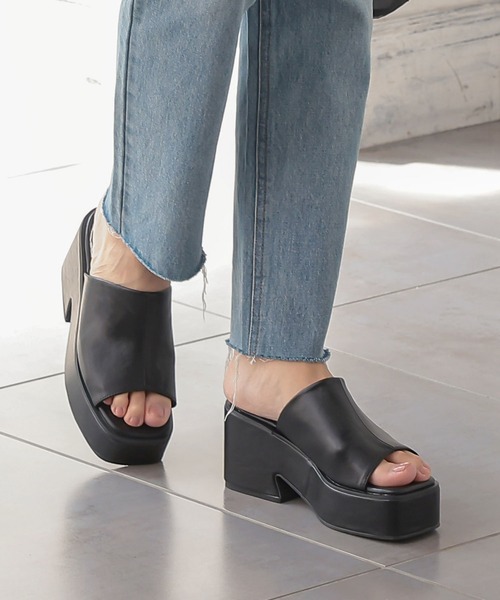 KOBE LETTUCE（コウベレタス）の「スクエアトゥプラットフォーム厚底サボサンダル（サンダル・レディース・ホワイト/ブラック/ベージュ系その他・M/LL/L/S）」の3枚目の写真