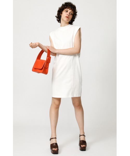 SLY（スライ）の「ROLL UP SLEEVE MINI OP ロールアップスリーブ ミニ ワンピース（ワンピース・レディース・ホワイト/ブラック/ブラウン・2/1）」の5枚目の写真