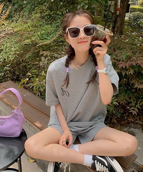 HALEY PESCA（ヘーリーペスカ）の「HALEY PESCA/ワンポイントロゴ 半袖＆ハーフパンツセットアップ（セットアップ・レディース・グレー/ブルー・SMALL/MEDIUM/LARGE）」の2枚目の写真